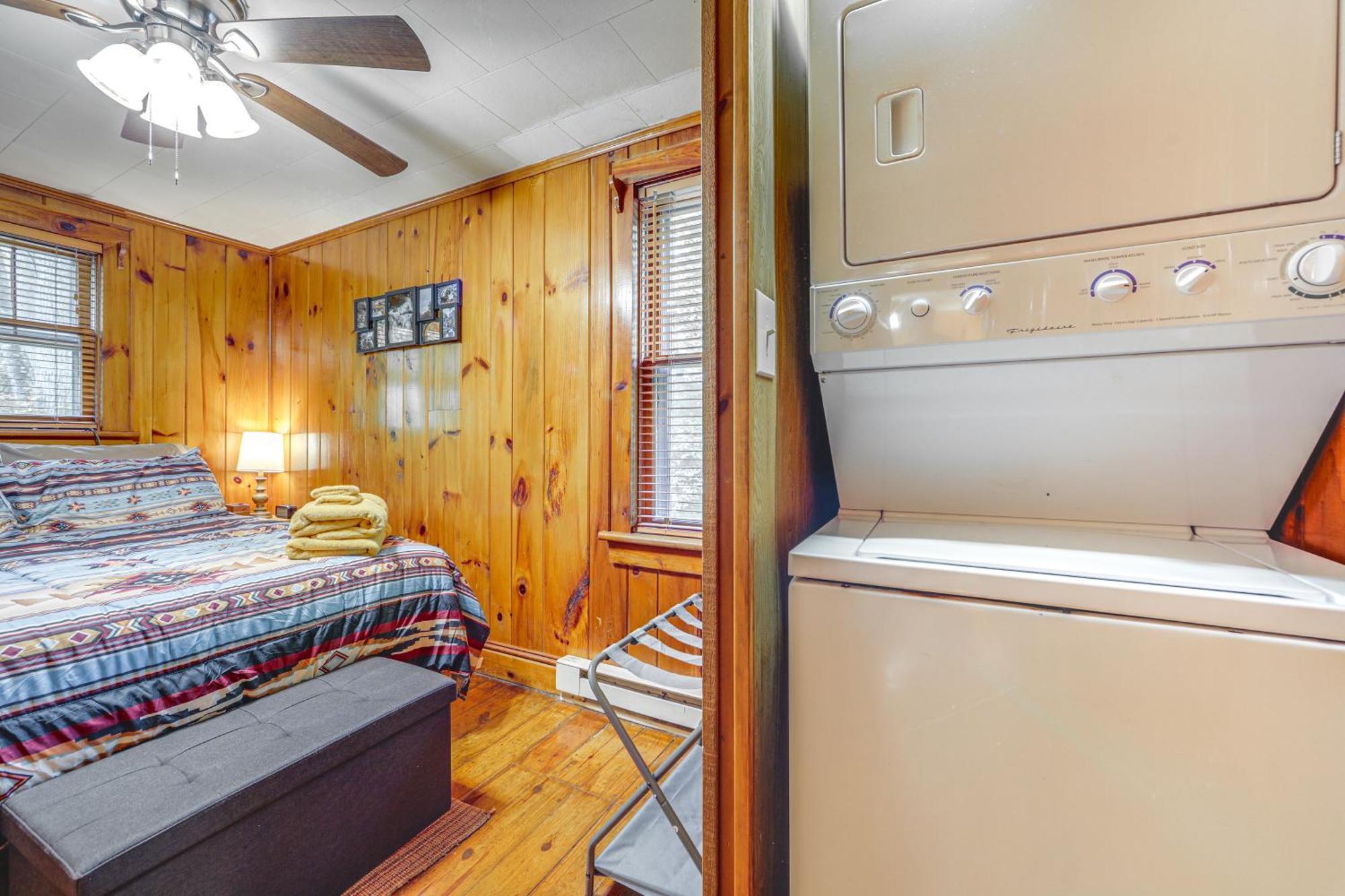 Pet-Friendly Creekside Cabin With Pool Access! Maggie Valley Exterior photo