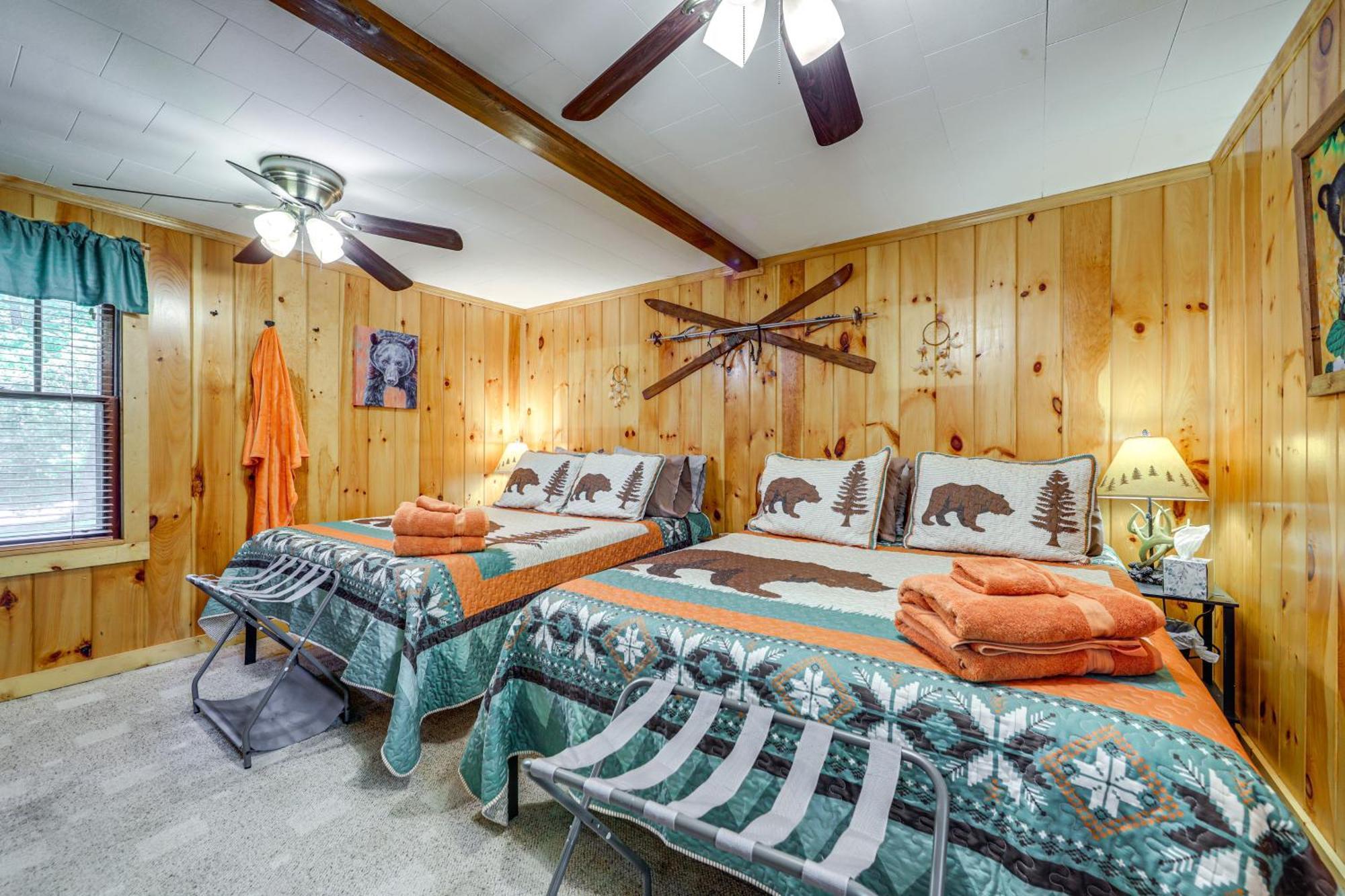 Pet-Friendly Creekside Cabin With Pool Access! Maggie Valley Exterior photo