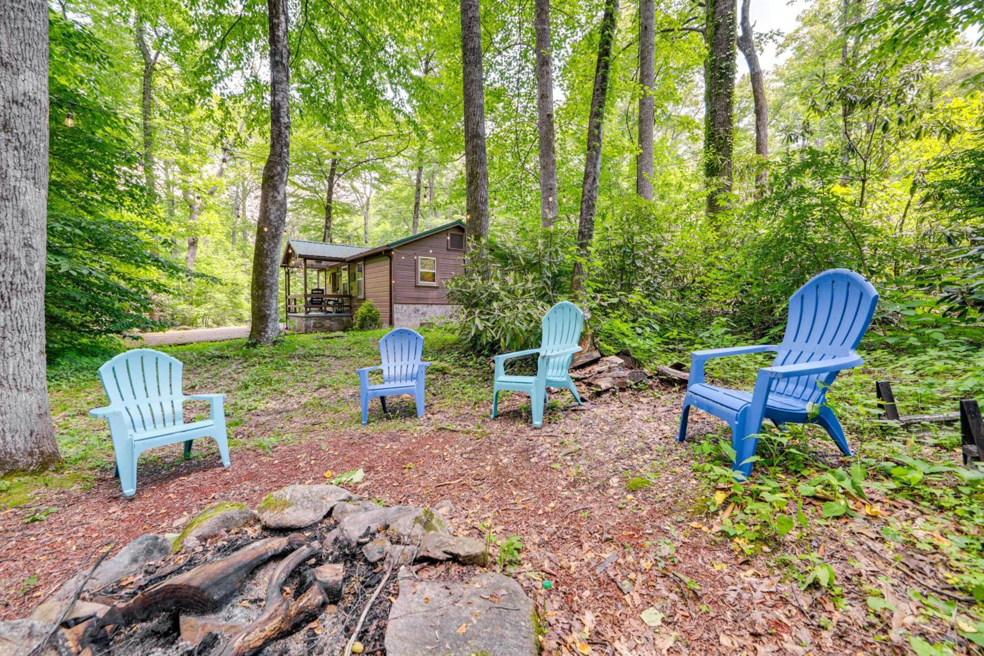 Pet-Friendly Creekside Cabin With Pool Access! Maggie Valley Exterior photo